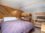 Queen bed, two sets of bunks